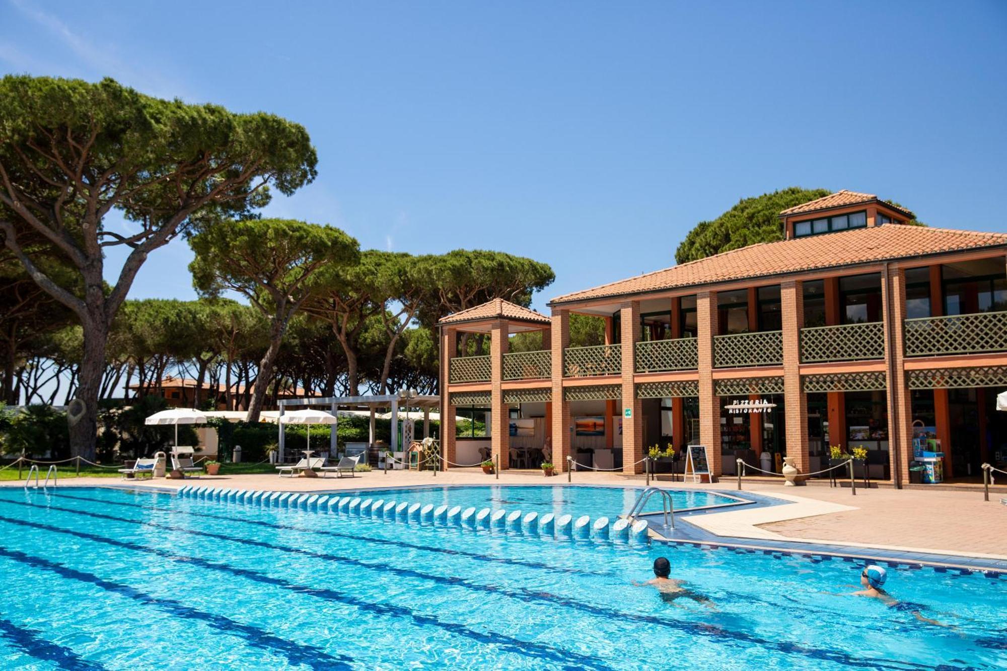 Gitavillage Argentario Albinia Exterior foto The swimming pool